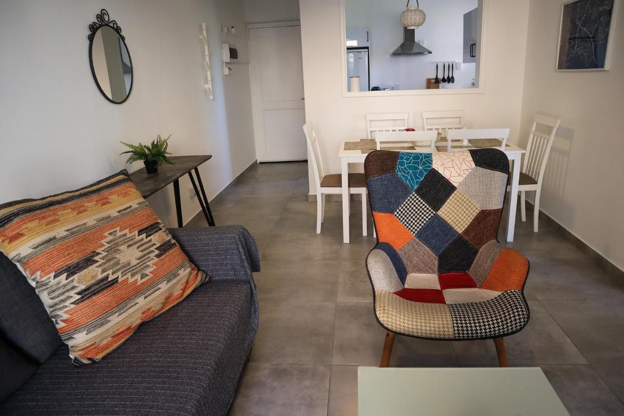Alex'S Vacation Suite - 100M From The Beach - 6 Guests Paphos Exterior photo