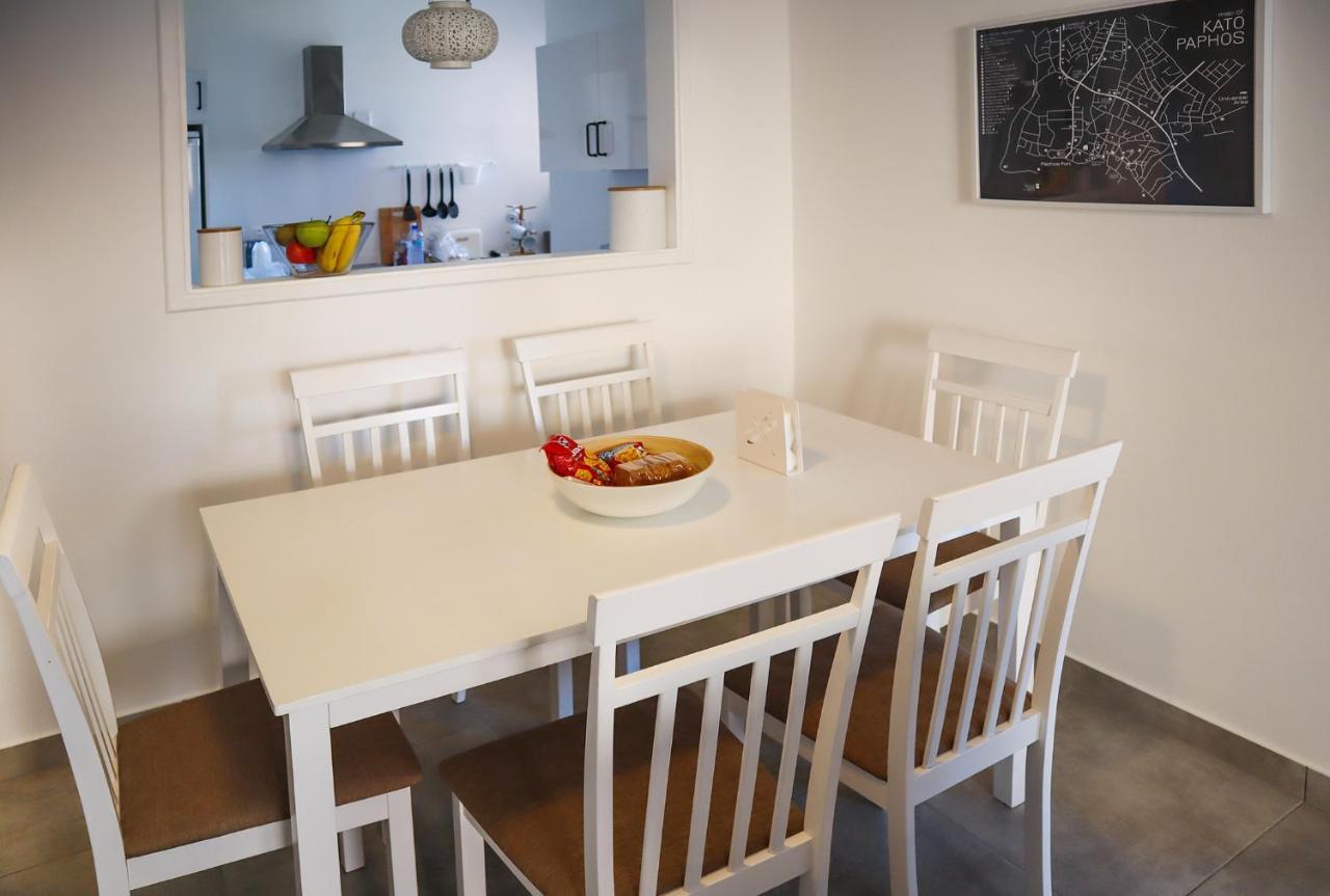 Alex'S Vacation Suite - 100M From The Beach - 6 Guests Paphos Exterior photo