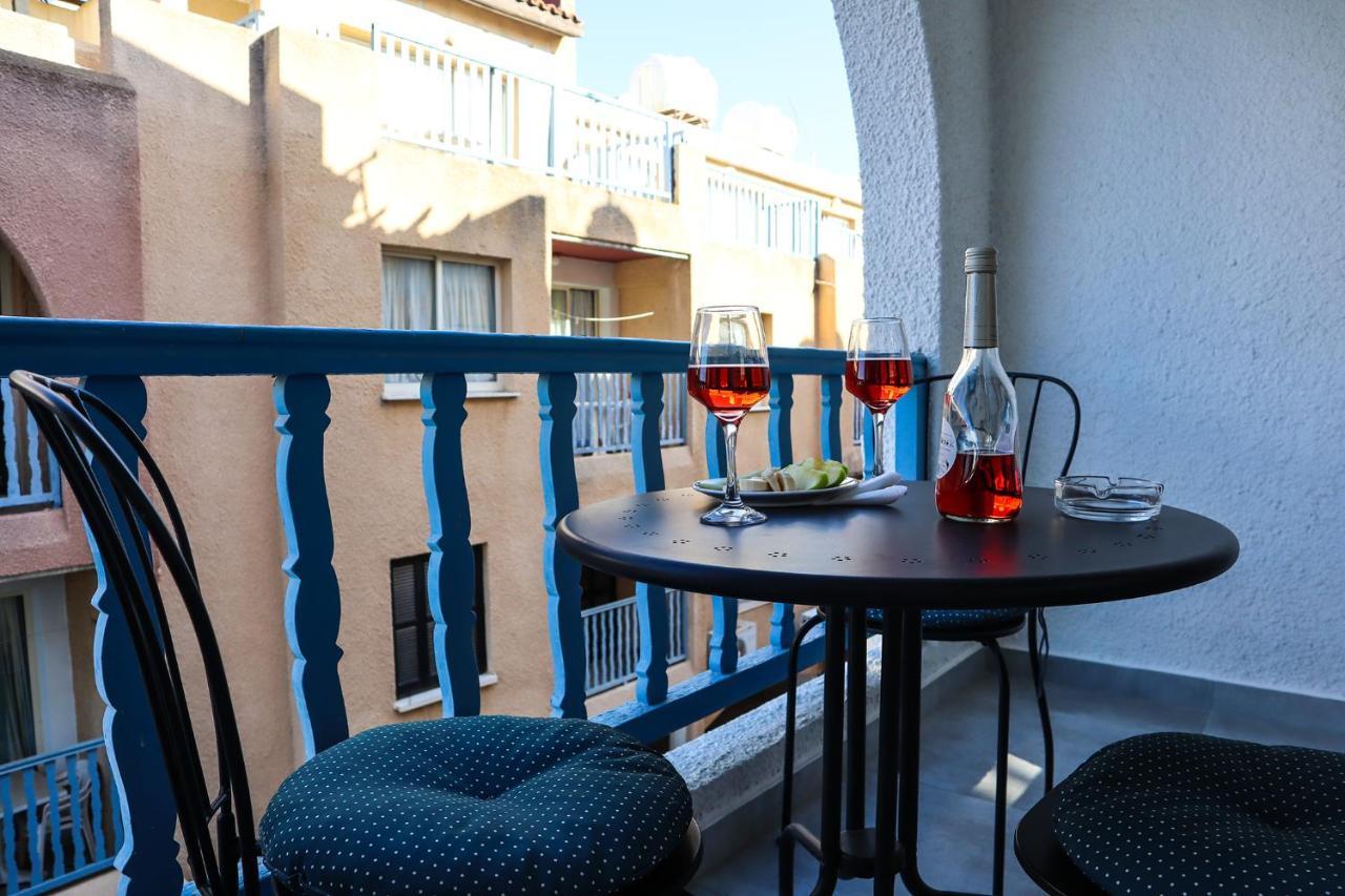 Alex'S Vacation Suite - 100M From The Beach - 6 Guests Paphos Exterior photo