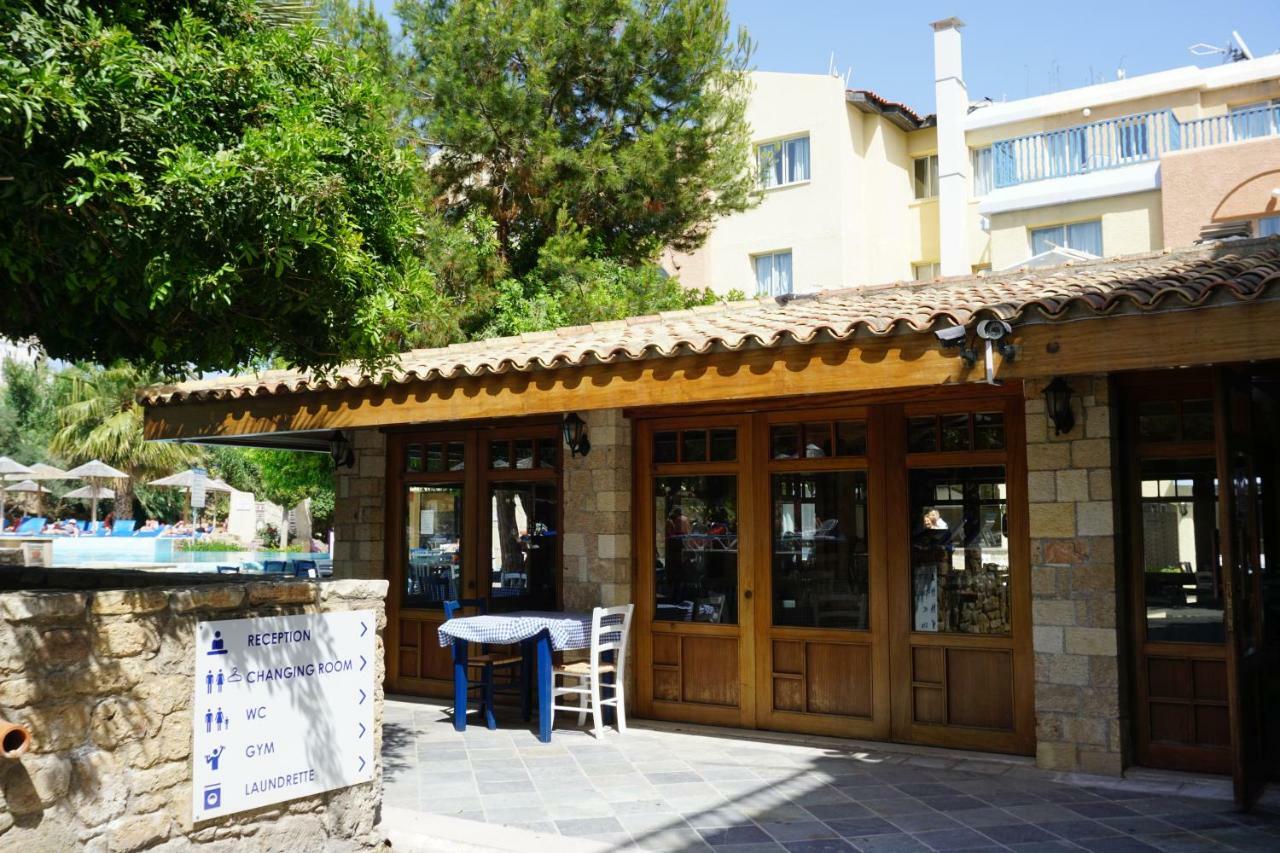 Alex'S Vacation Suite - 100M From The Beach - 6 Guests Paphos Exterior photo